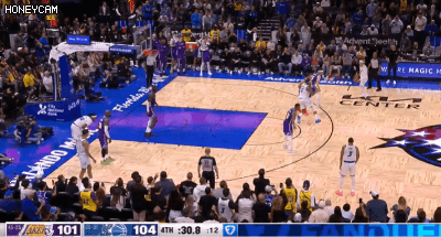 湖人险胜魔术三判争议引热议