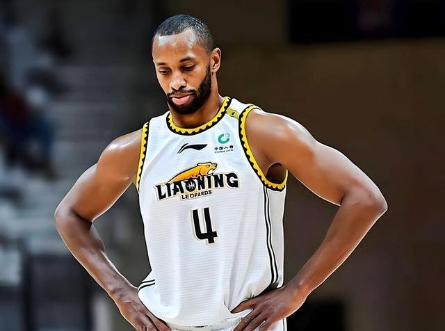 广东宏远裁掉500万水货外援麦考尔，引援补强成