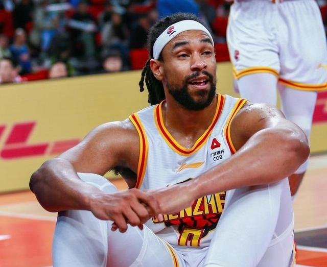 广东宏远裁掉500万水货外援麦考尔，引援补强成