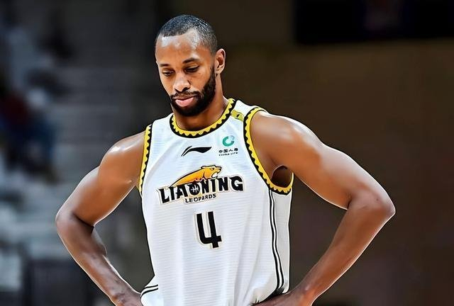 广东宏远裁掉500万水货外援麦考尔，引援补强成