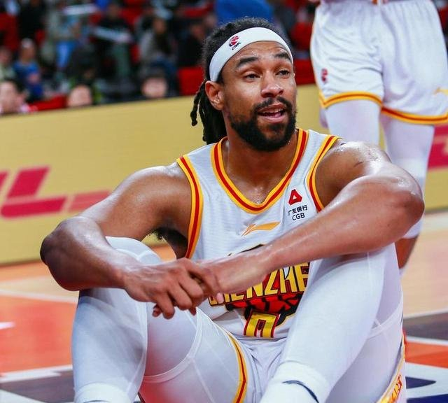 广东宏远裁掉500万水货外援麦考尔，引援补强成