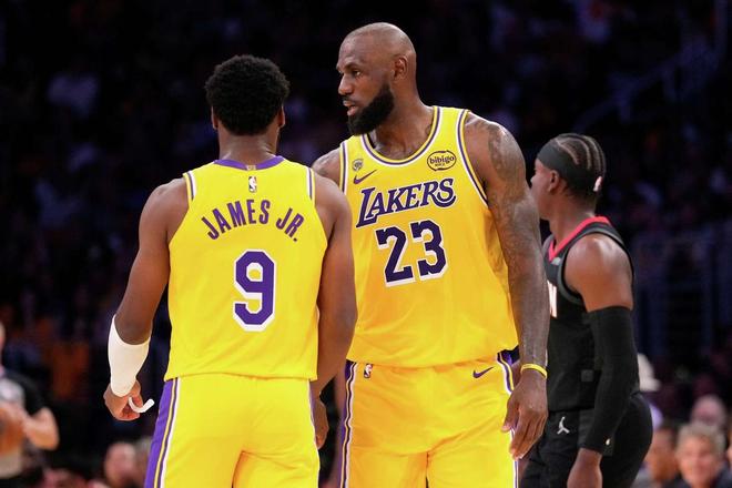 詹姆斯创历史三纪录！湖人掀翻火箭迎开门红